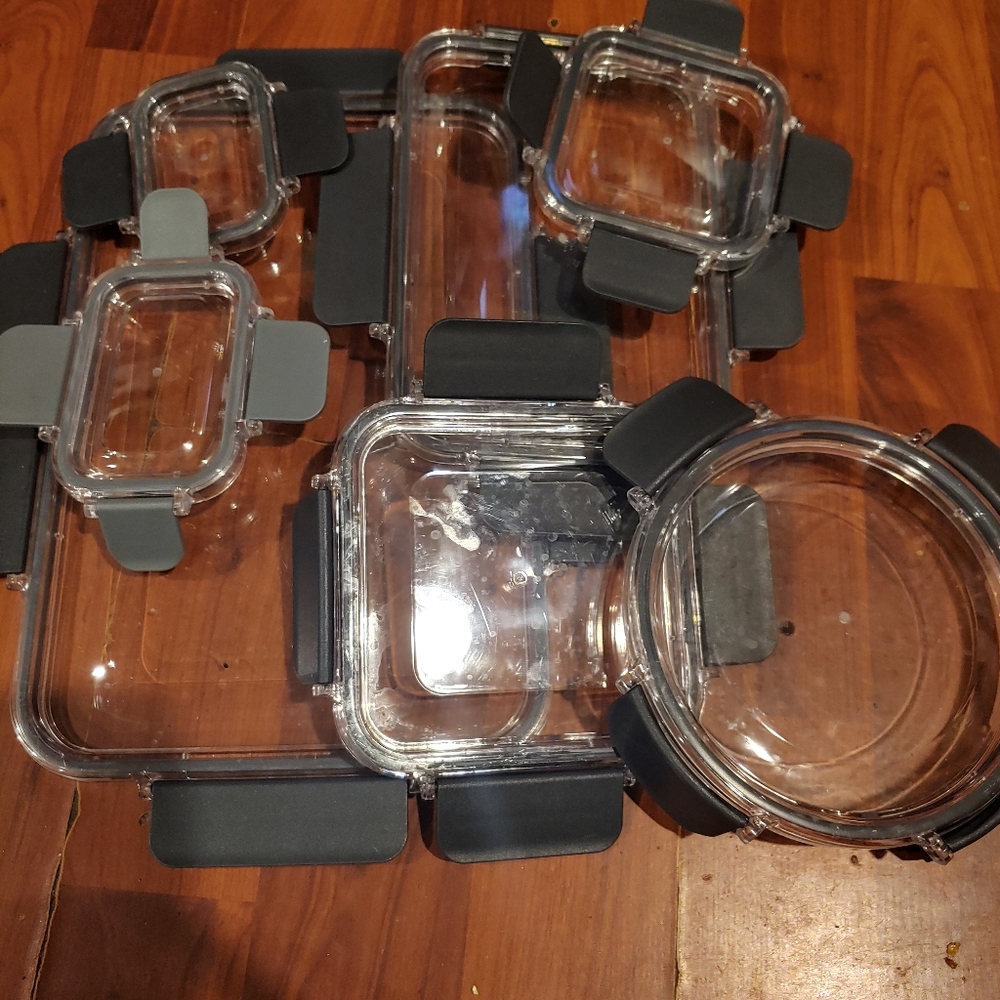 Gray & clear latch food storage lids